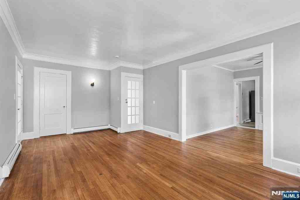 26 Howe Ave #2 - Photo 6 of 23