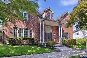 featured image of 70 Mcelroy Ave