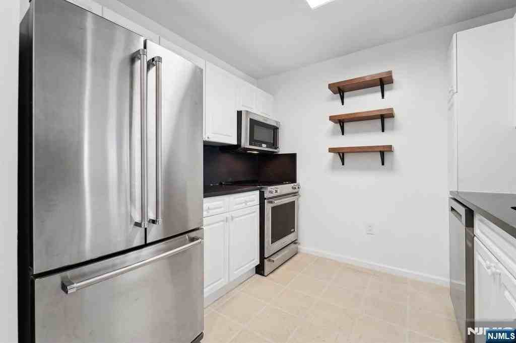110 City Pl #1-110 - Photo 7 of 44