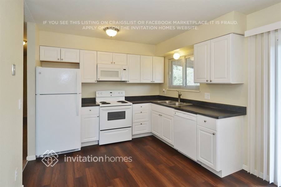 1530 S Salida Way - Photo 5 of 21