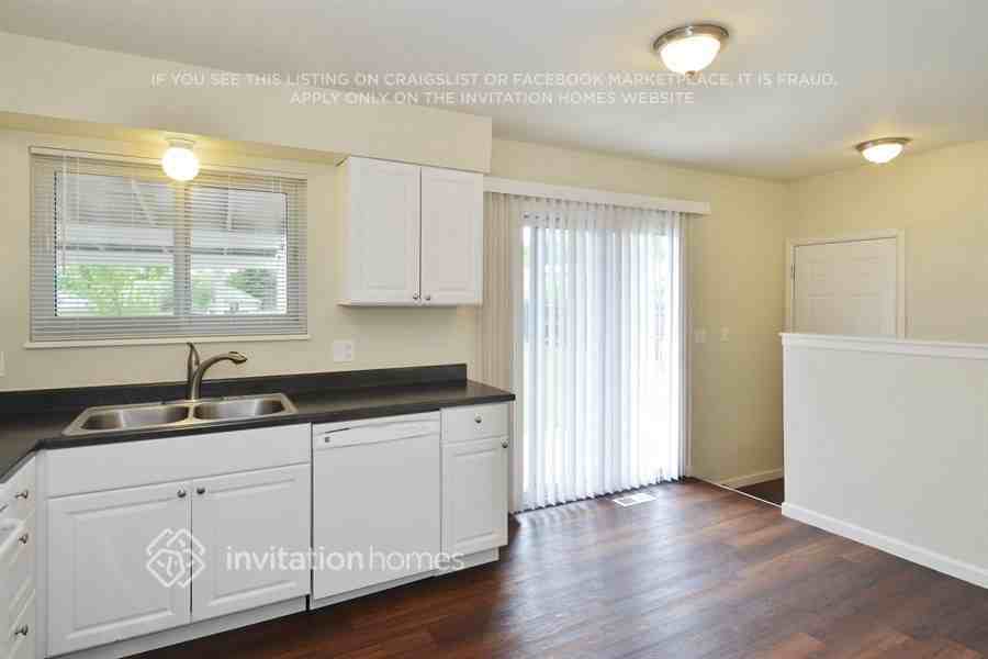 1530 S Salida Way - Photo 6 of 21