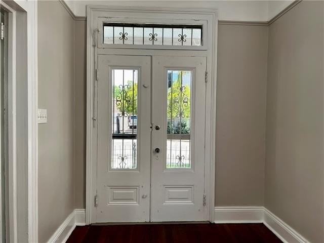4435 Loyola Ave - Photo 4 of 39