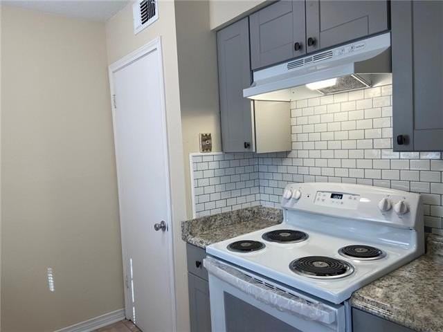 943 Magnolia St - Photo 3 of 9