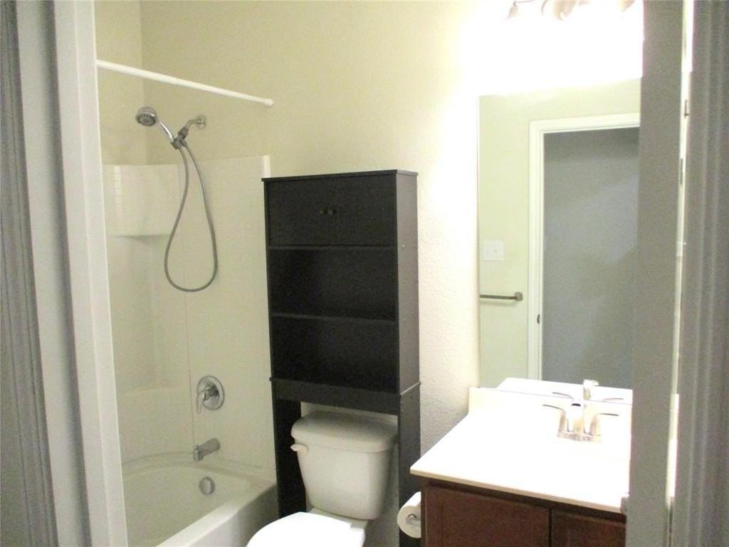 2424 Gelbray Pl - Photo 4 of 20