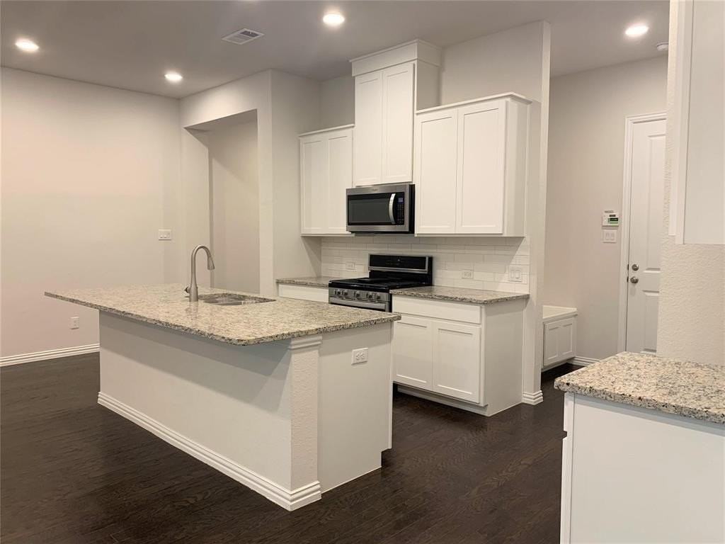 17768 Coralberry Dr - Photo 4 of 23