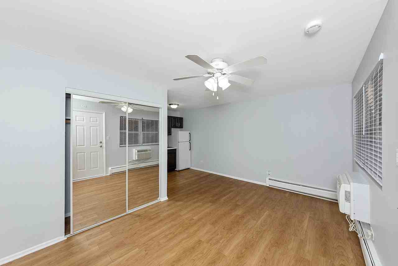 4541 N Beacon St #3D - Photo 2 of 5