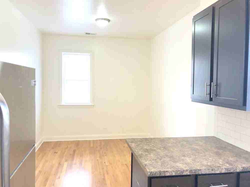 4450 N Sheridan Rd #4450-1 - Photo 4 of 7