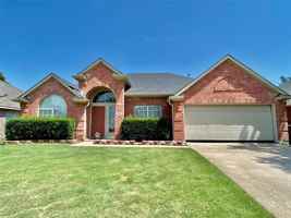 featured image of 813 Snapdragon Ln