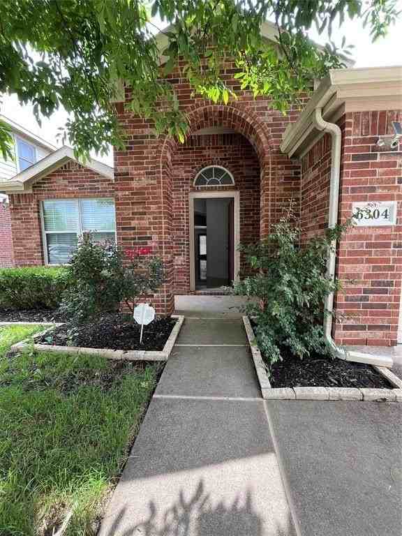 6304 Spring Ranch Dr - Photo 2 of 23