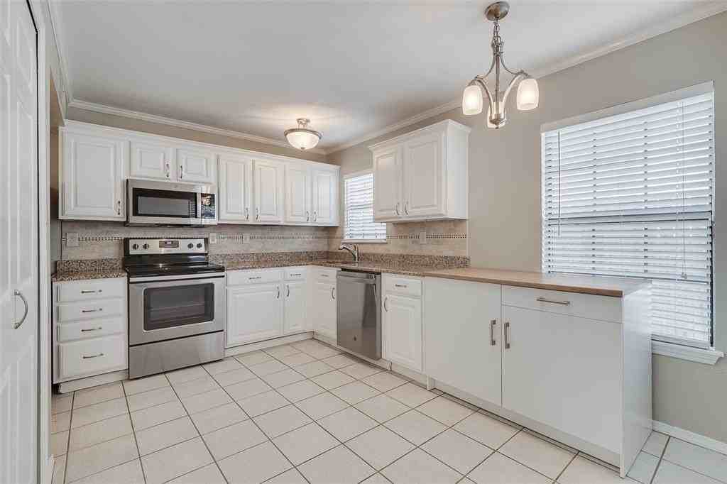 3343 Briaroaks Dr - Photo 5 of 14