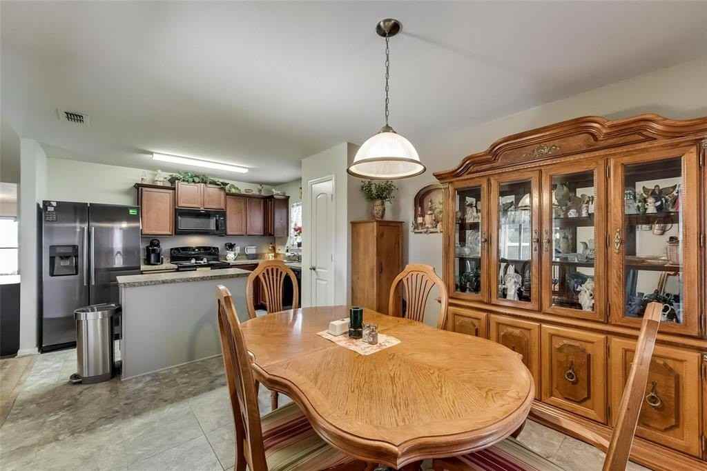 1300 Clegg St - Photo 5 of 14