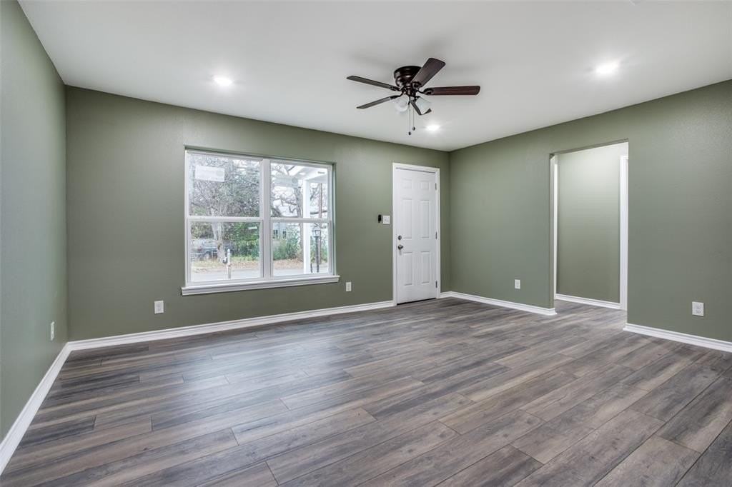 420 S Gribble St - Photo 3 of 16