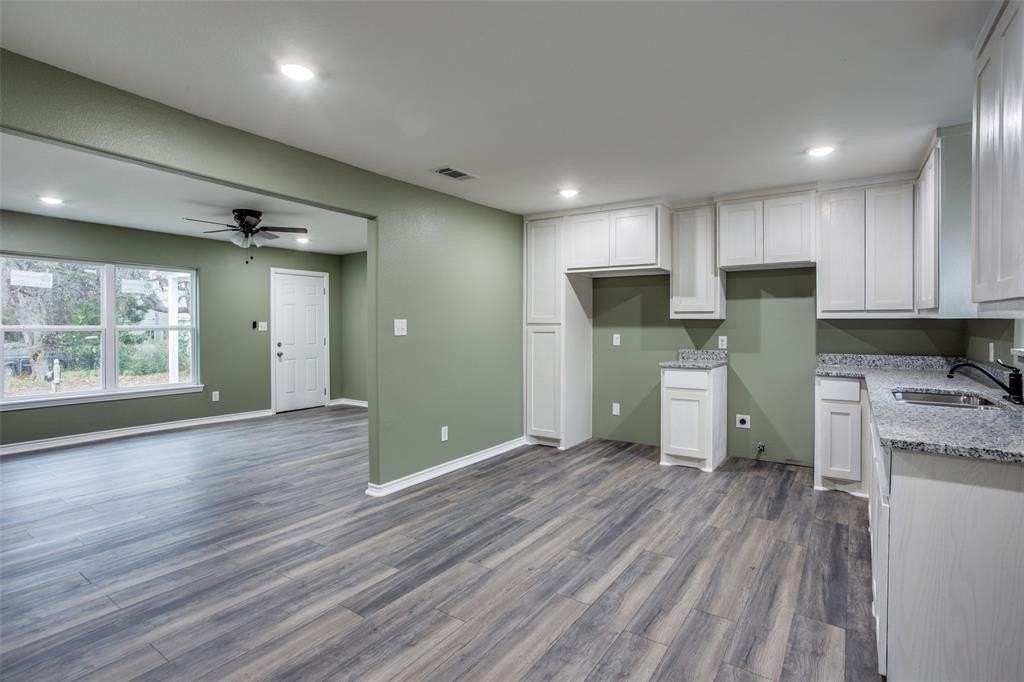 420 S Gribble St - Photo 5 of 16