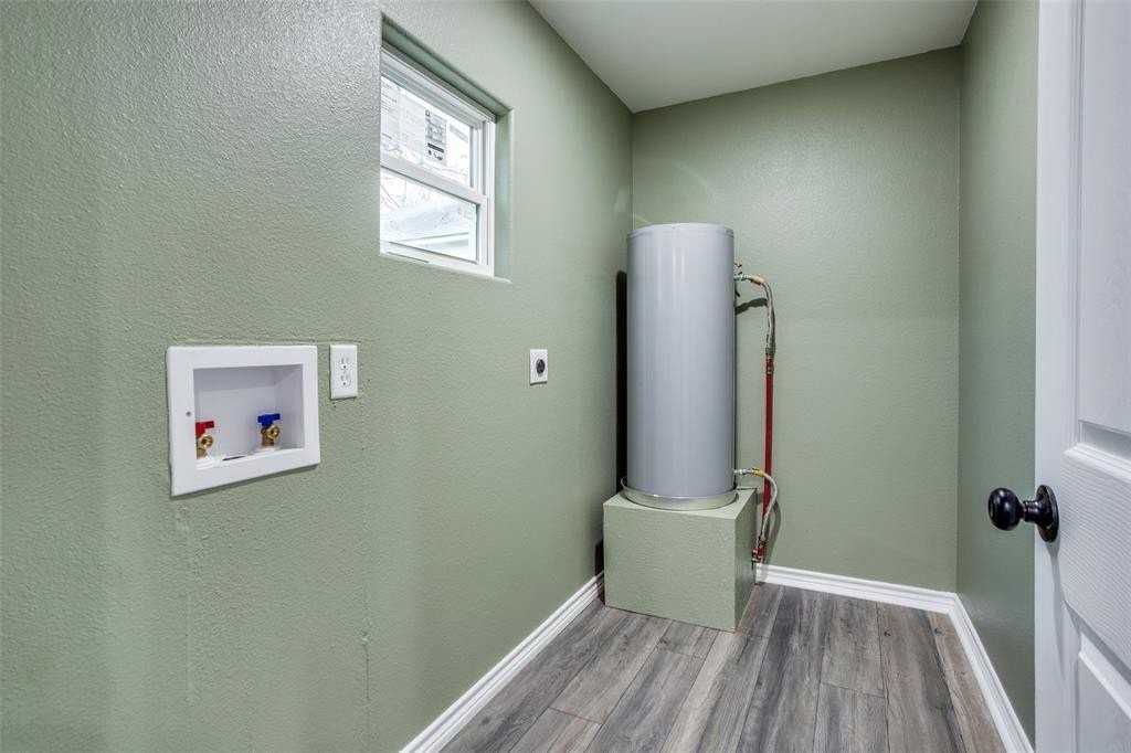 420 S Gribble St - Photo 7 of 16