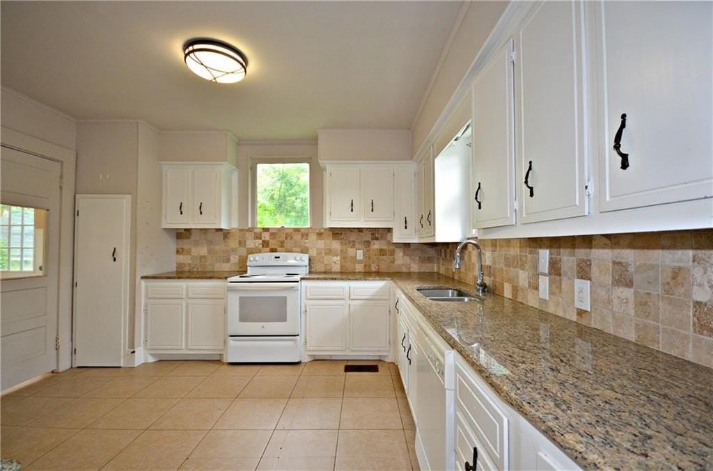 1402 E Chaffin St - Photo 2 of 19