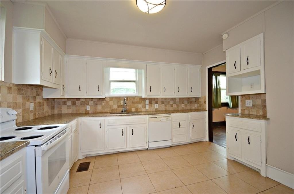1402 E Chaffin St - Photo 3 of 19
