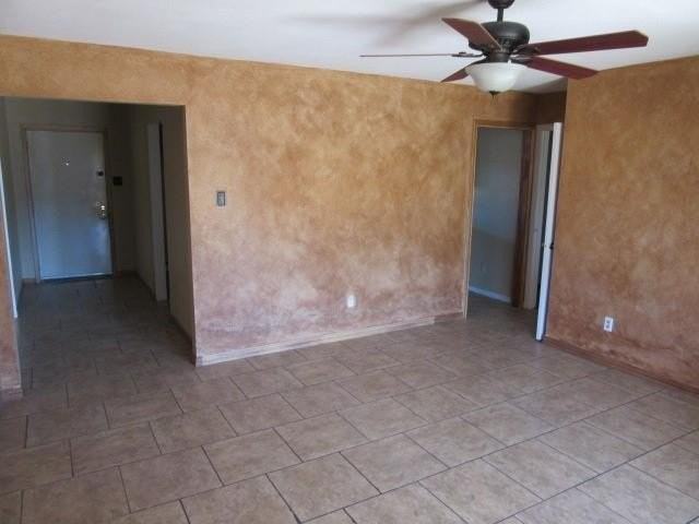 5333 Benbrook St - Photo 3 of 13