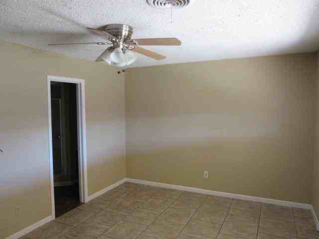 5333 Benbrook St - Photo 7 of 13