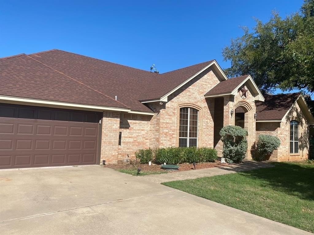 1708 Rockview Dr - Photo 2 of 20