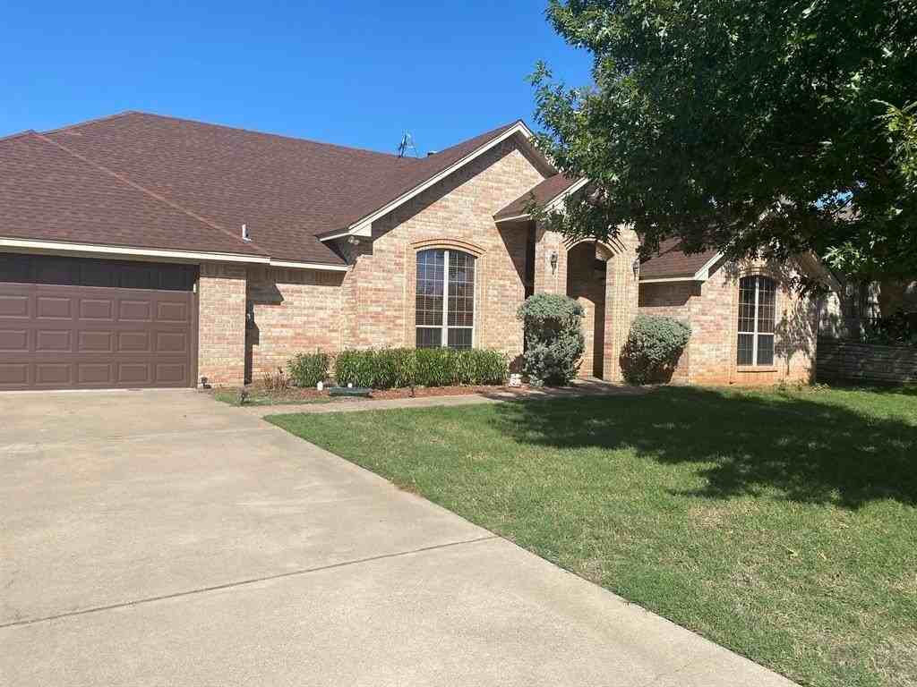 1708 Rockview Dr - Photo 3 of 20