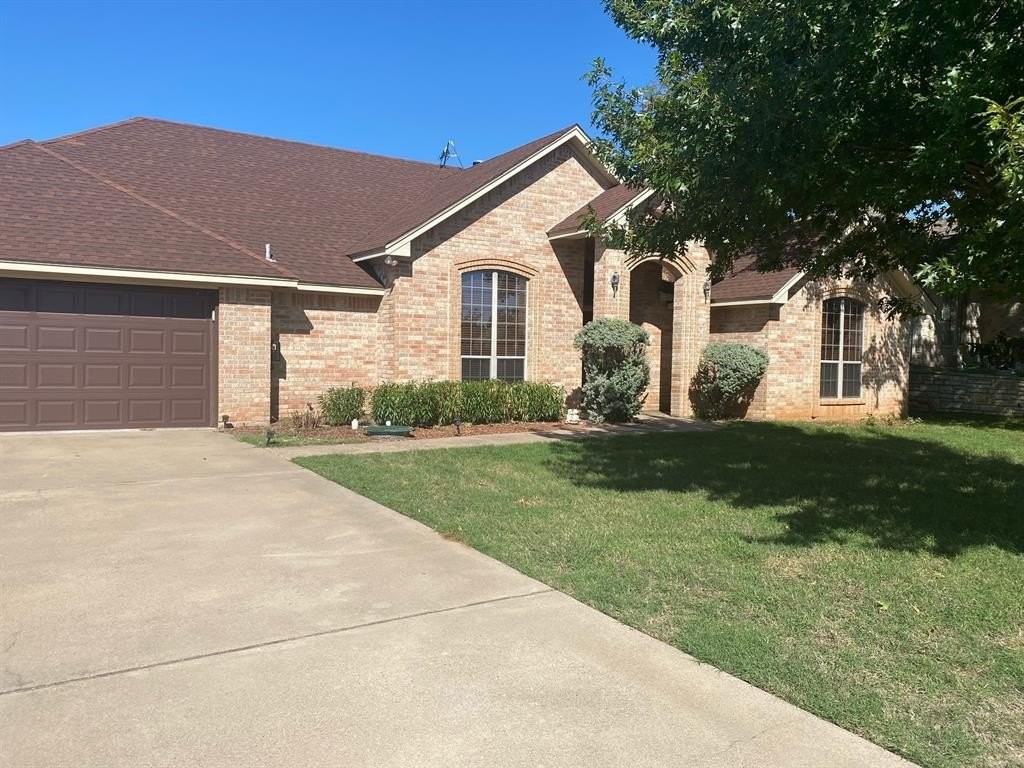 1708 Rockview Dr - Photo 4 of 20