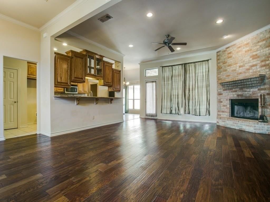 1708 Rockview Dr - Photo 6 of 20
