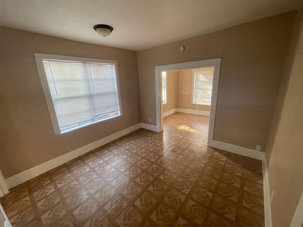 404 Amarillo St - Photo 2 of 4