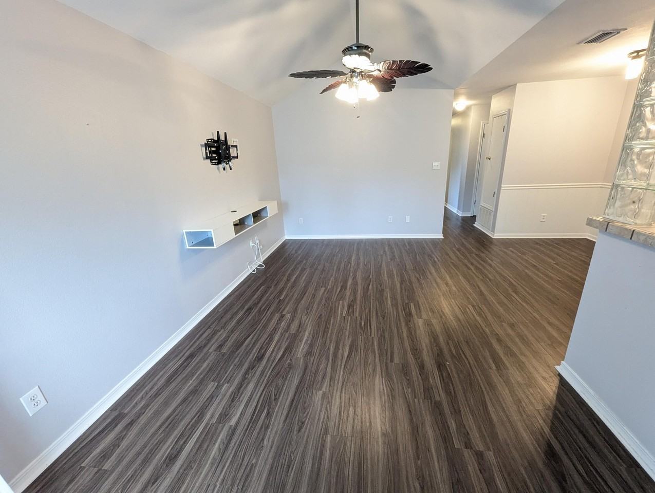 250 Terrance Ln - Photo 2 of 28