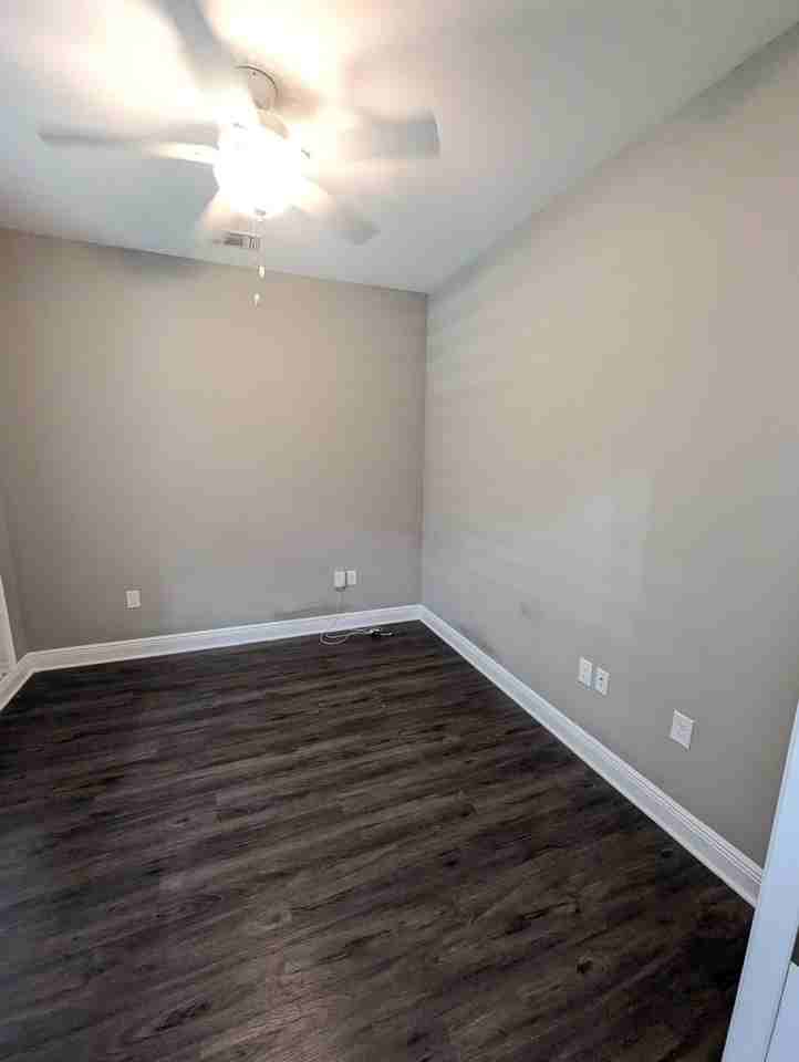 2335 Hadleigh Hills Ct - Photo 3 of 32