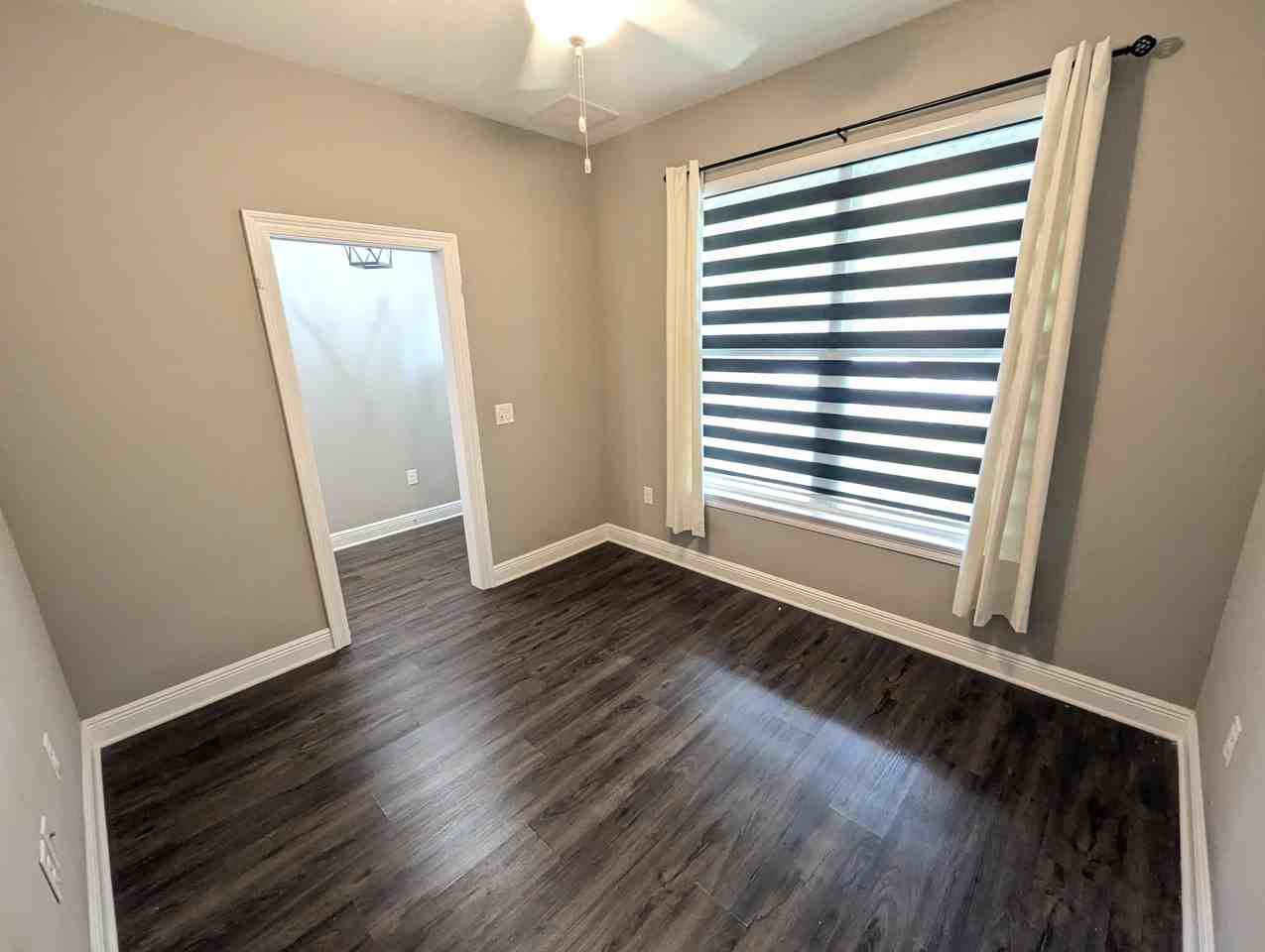 2335 Hadleigh Hills Ct - Photo 4 of 32