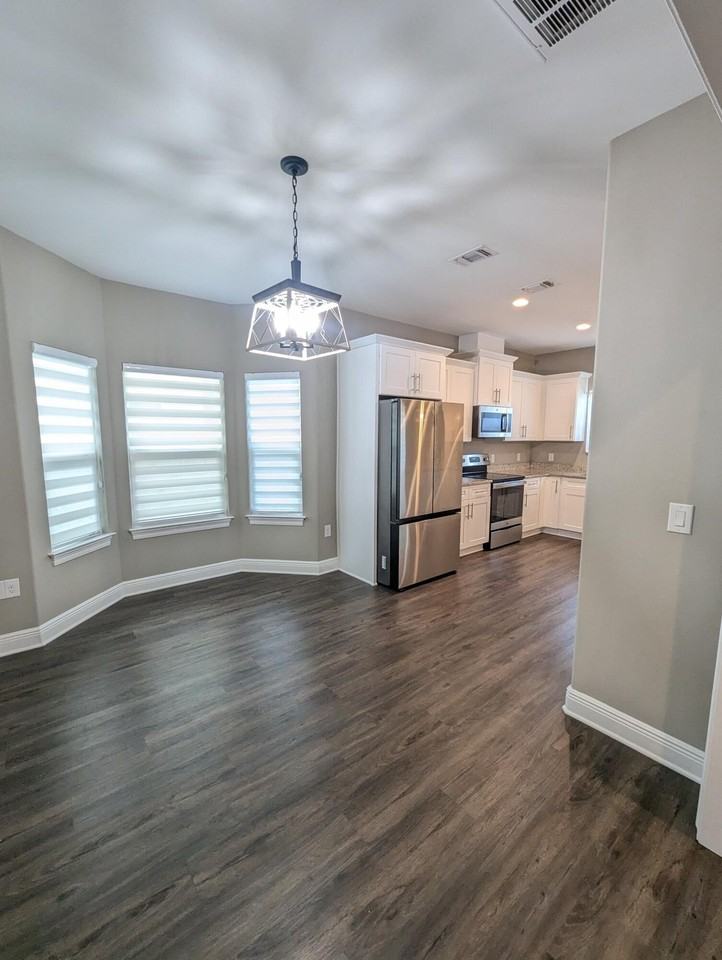 2335 Hadleigh Hills Ct - Photo 6 of 32