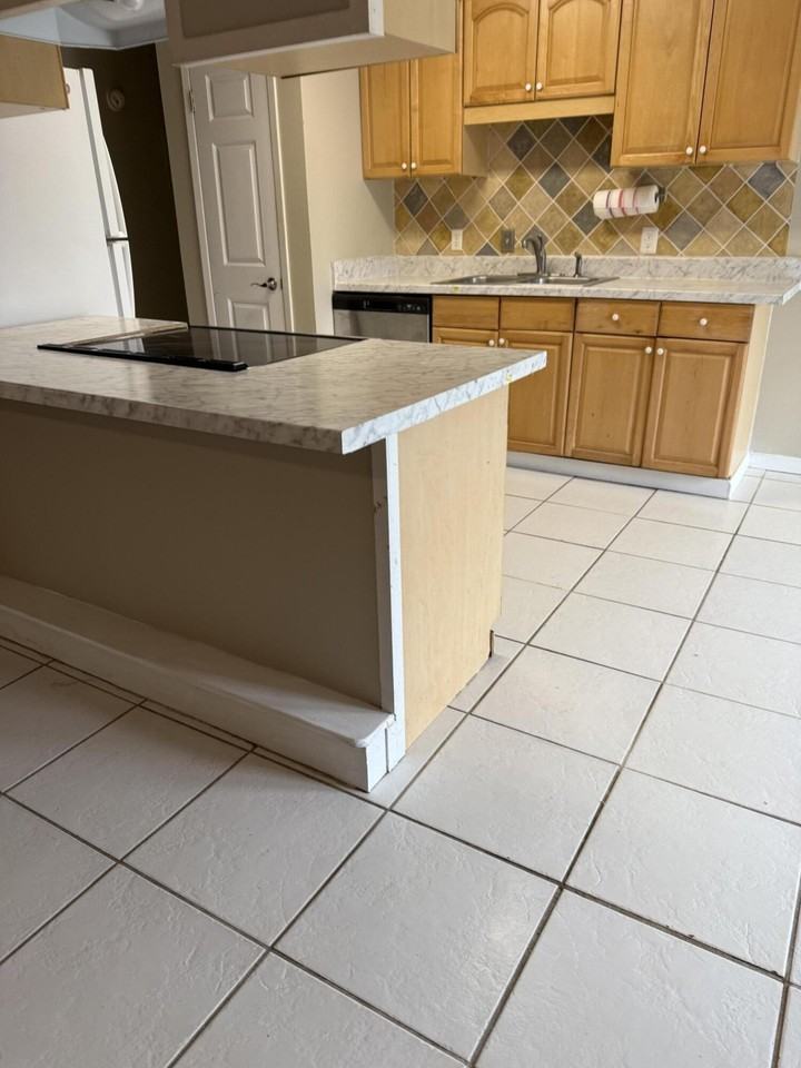 1791 Salem Ave - Photo 5 of 13