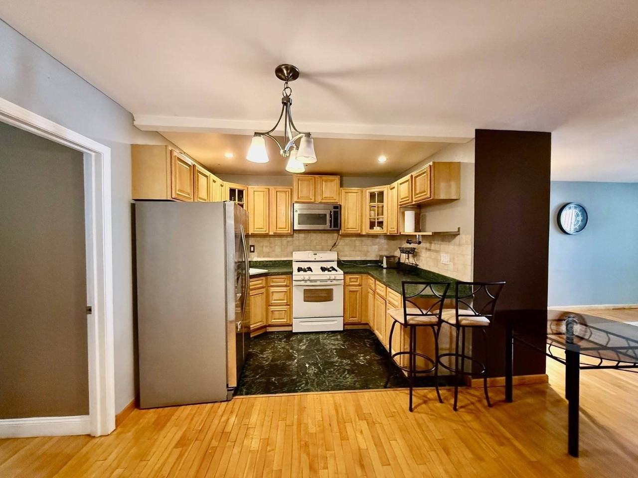 6418 Metropolitan Ave - Photo 3 of 9