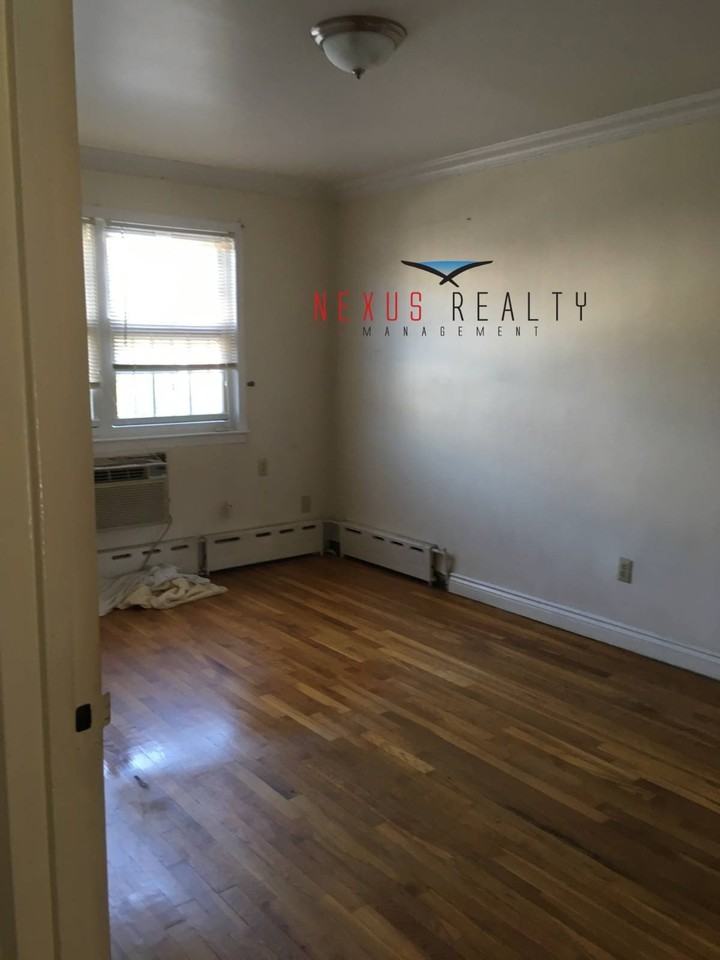 65th Street & 50th Avenue #3FL - Photo 6 of 10