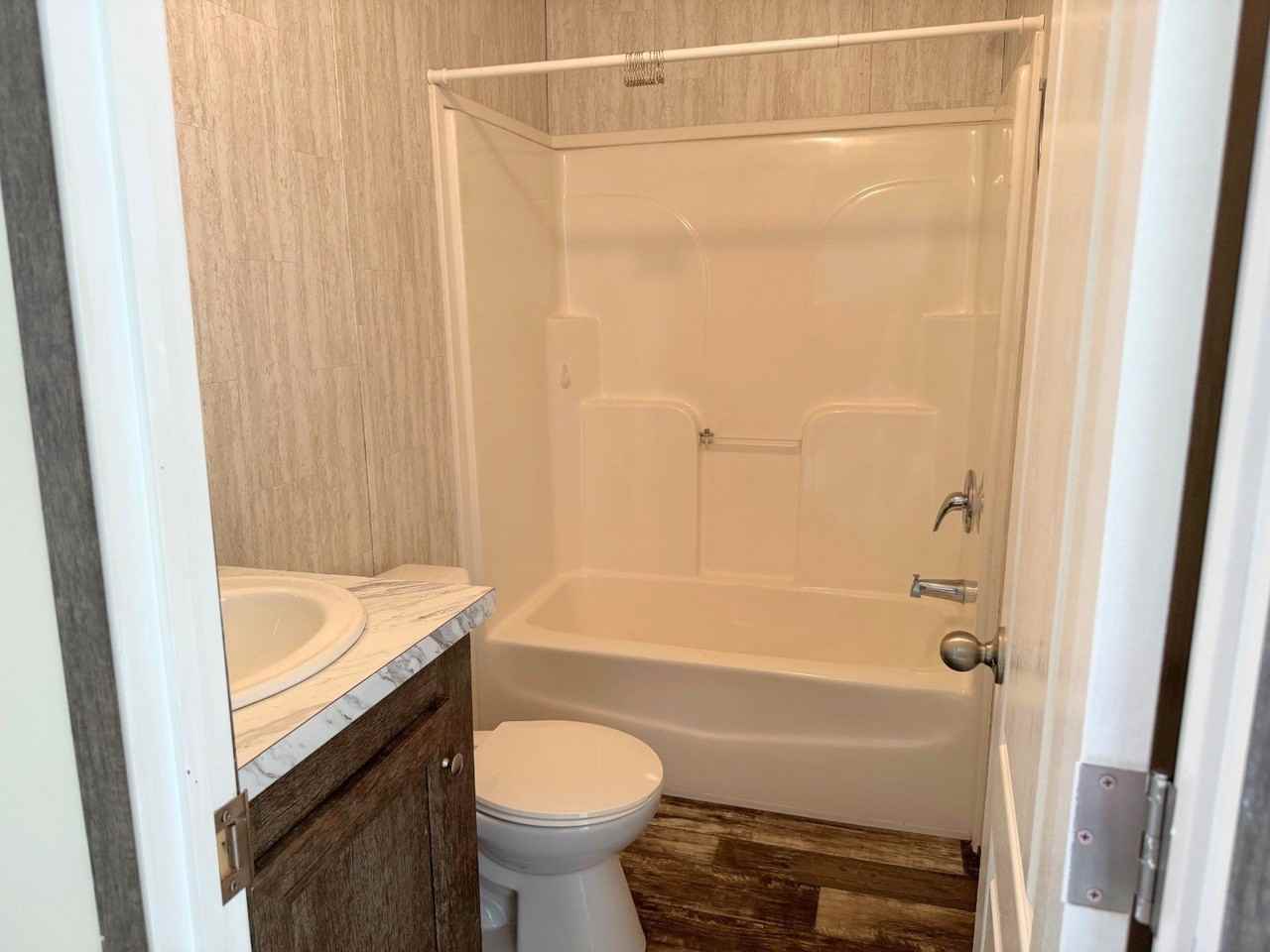 803 N Austin Way - Photo 3 of 8
