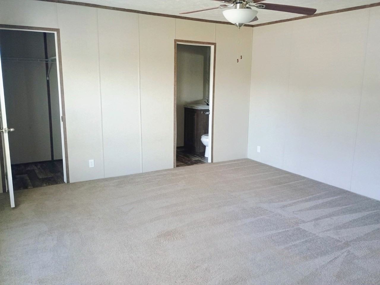 803 N Austin Way - Photo 6 of 8