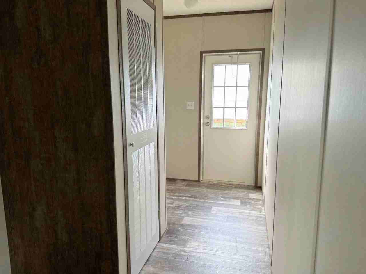 803 N Austin Way - Photo 7 of 8