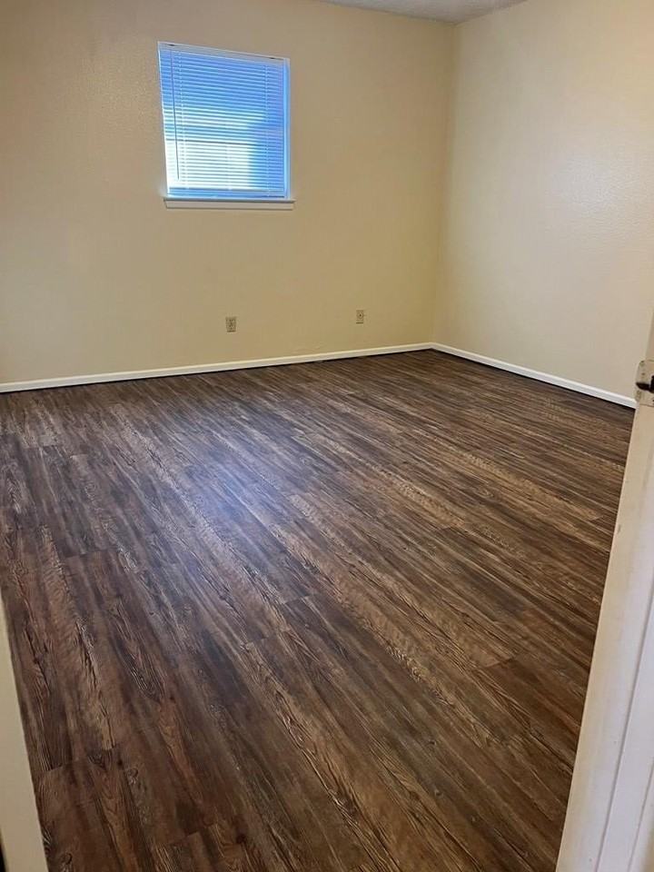 6819 Ector Ave - Photo 4 of 14