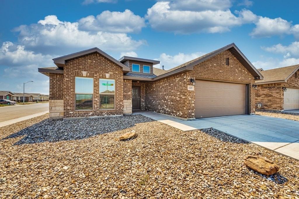 618 Juniper Ct - Photo 2 of 26