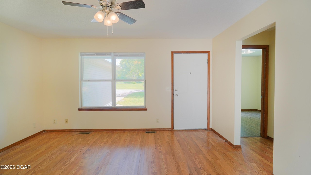 2202 S Cleveland Ave - Photo 3 of 12