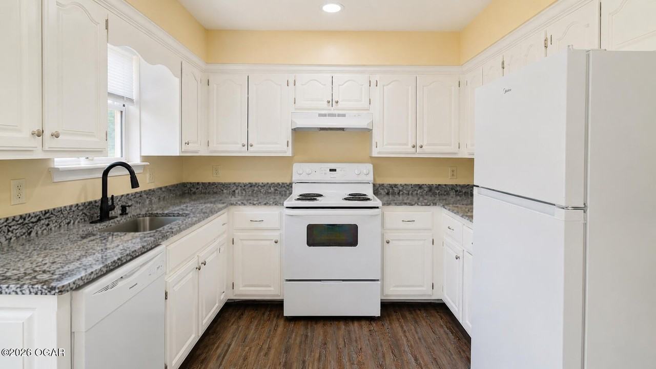 2202 S Cleveland Ave - Photo 4 of 12