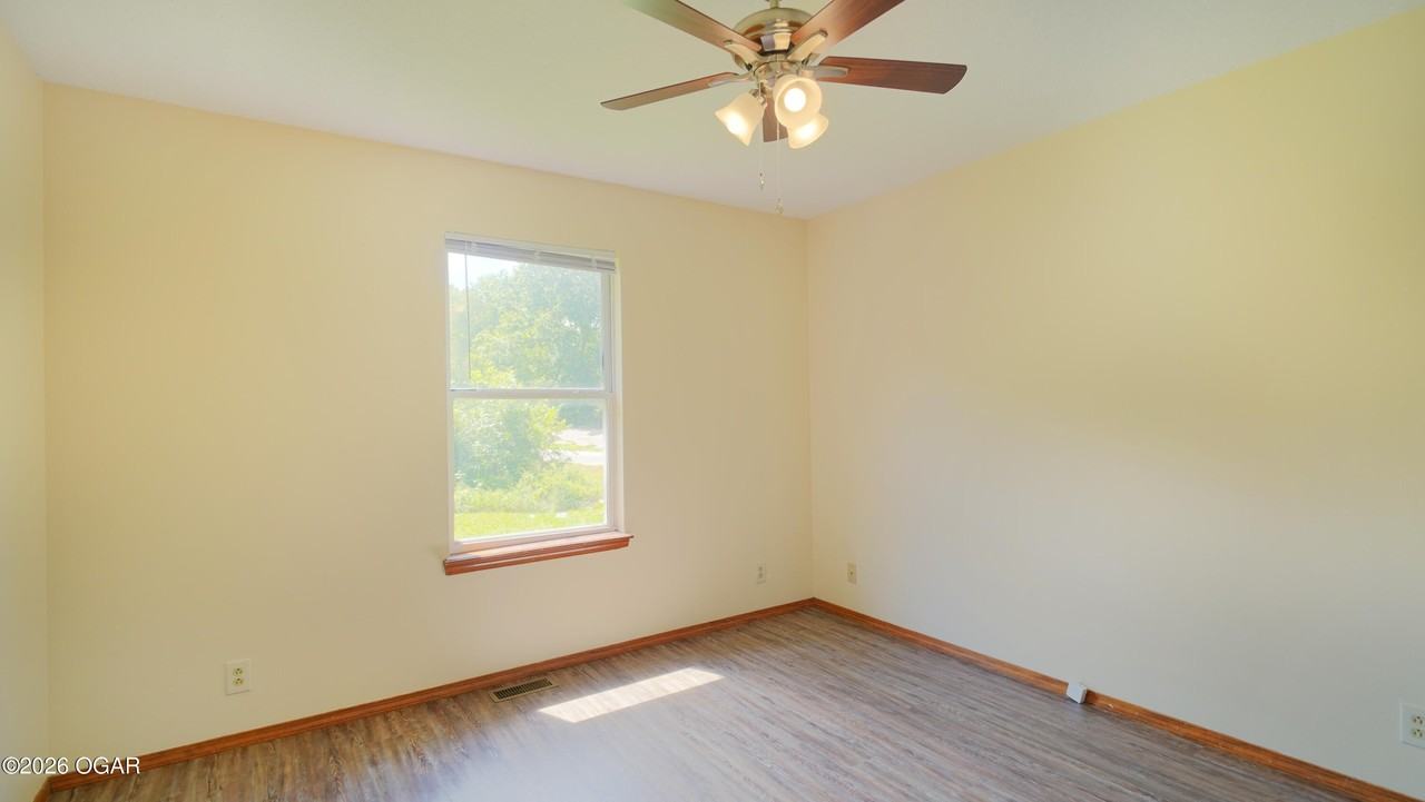 2202 S Cleveland Ave - Photo 6 of 12