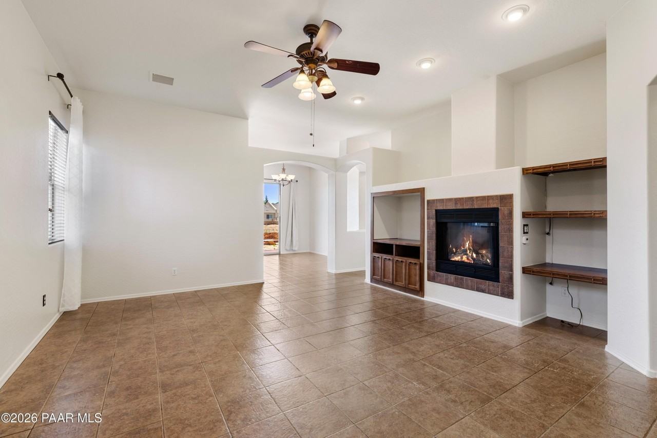 6913 E Voltaire Dr - Photo 3 of 28