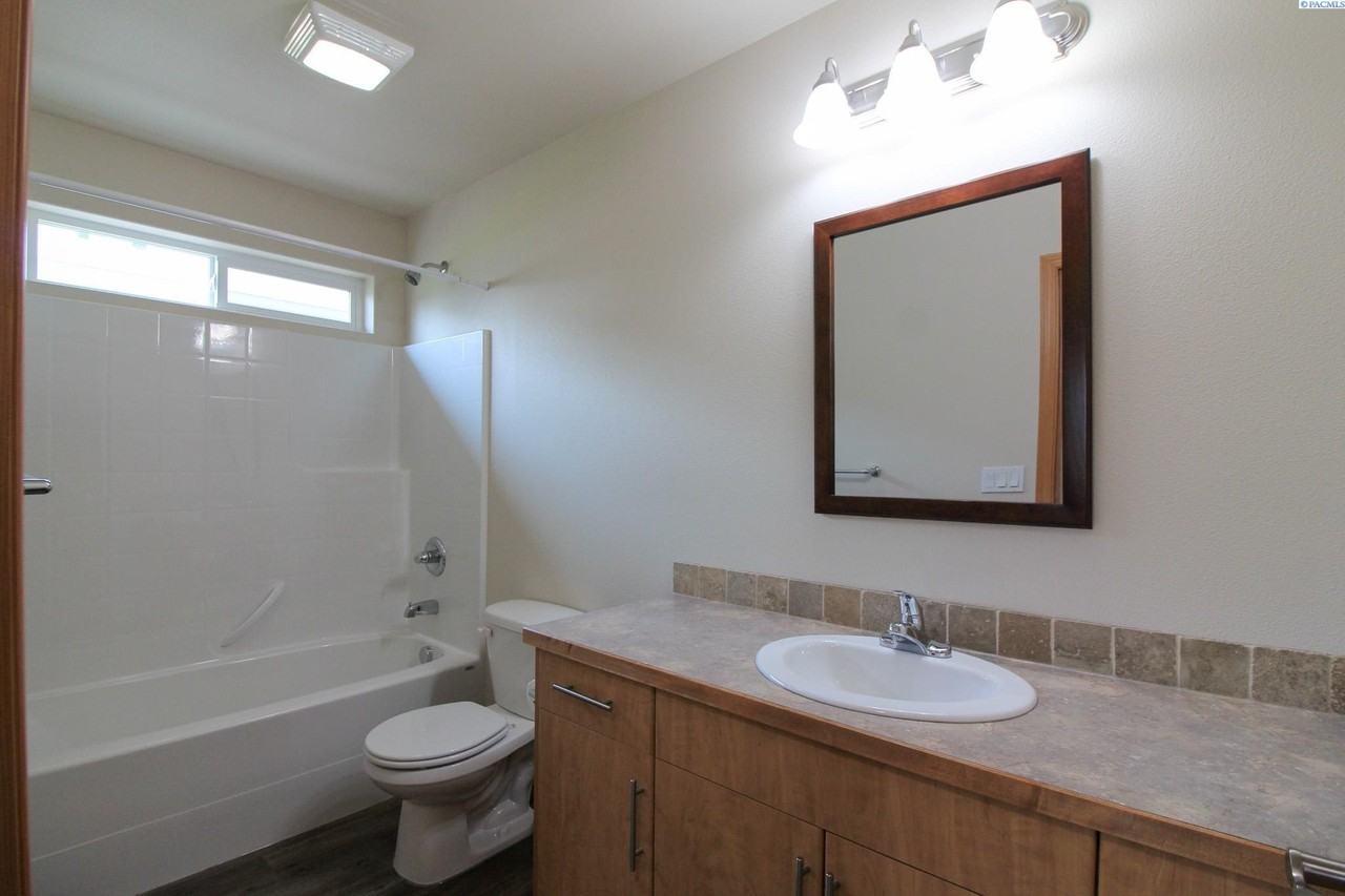 1683 Cactus Loop - Photo 6 of 10