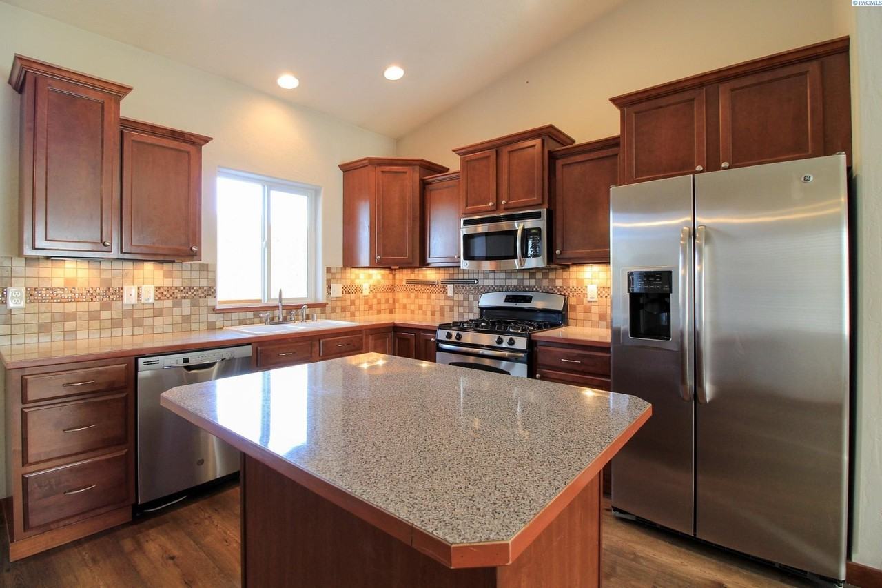 4803 Catalonia Dr - Photo 4 of 13