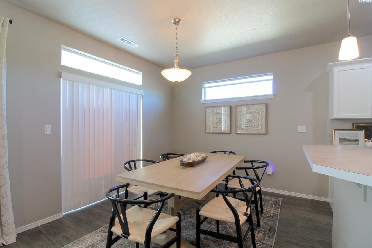 2933 Castle Rock Blvd - Photo 4 of 16