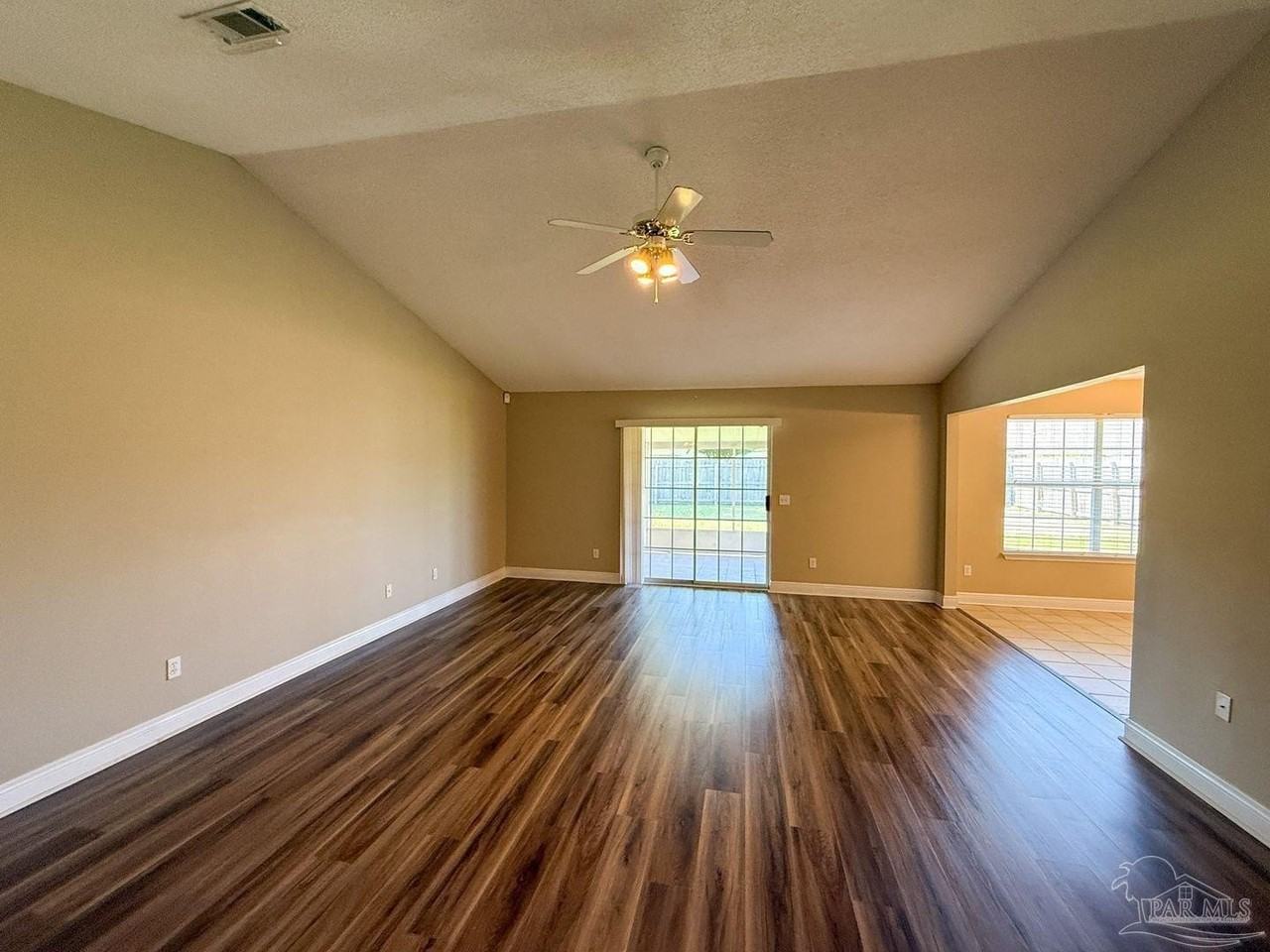 1519 Sandcliff Dr - Photo 3 of 23