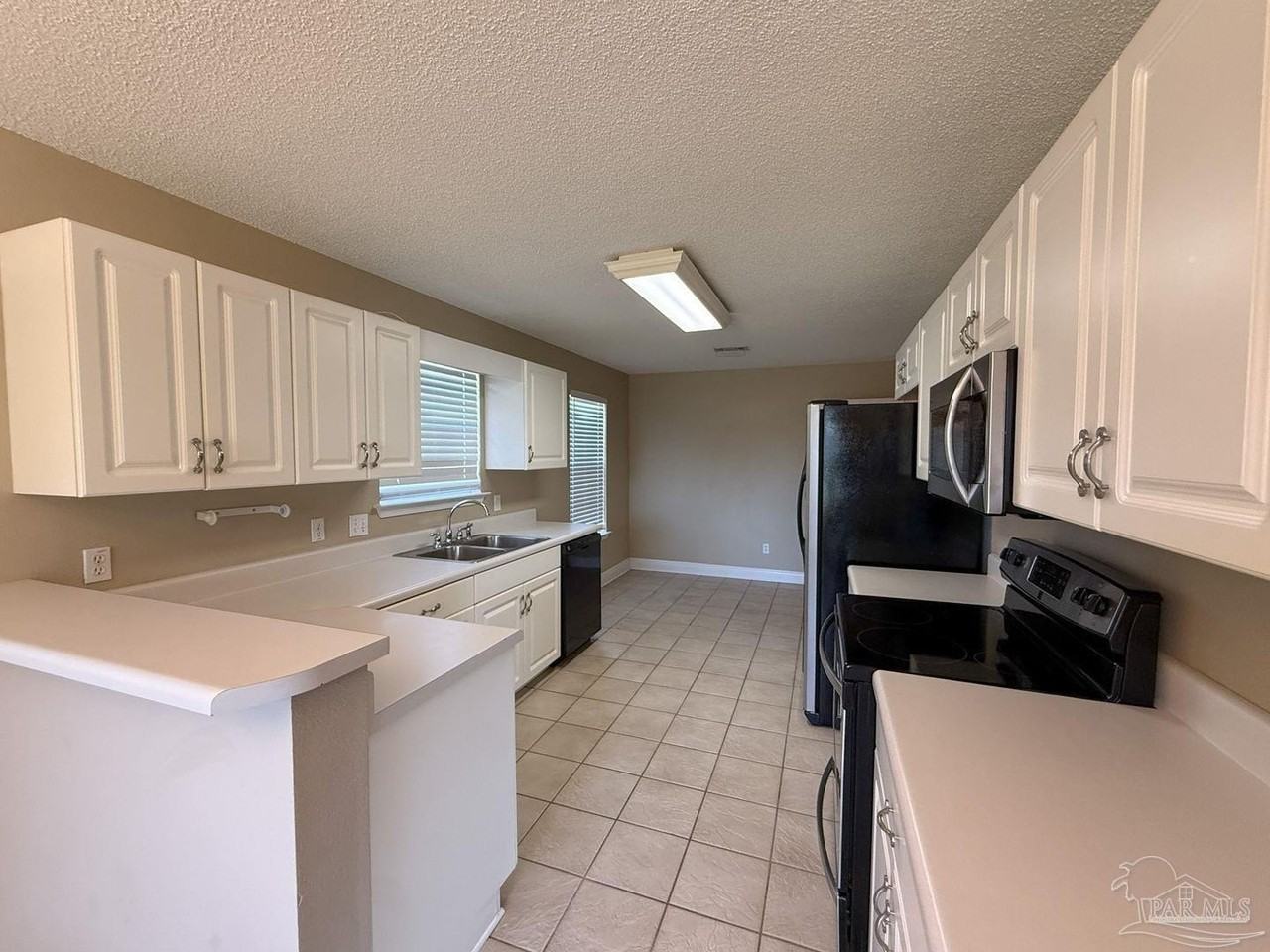 1519 Sandcliff Dr - Photo 4 of 23