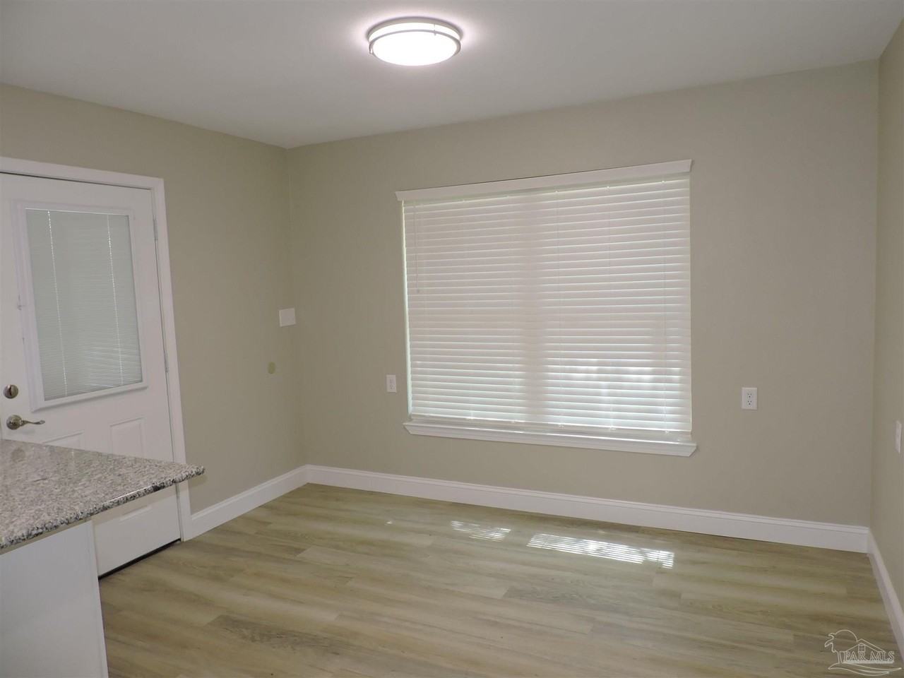 3202 W Lee St - Photo 5 of 19