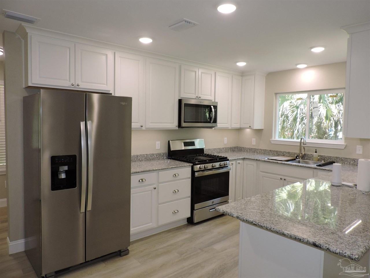 3202 W Lee St - Photo 6 of 19